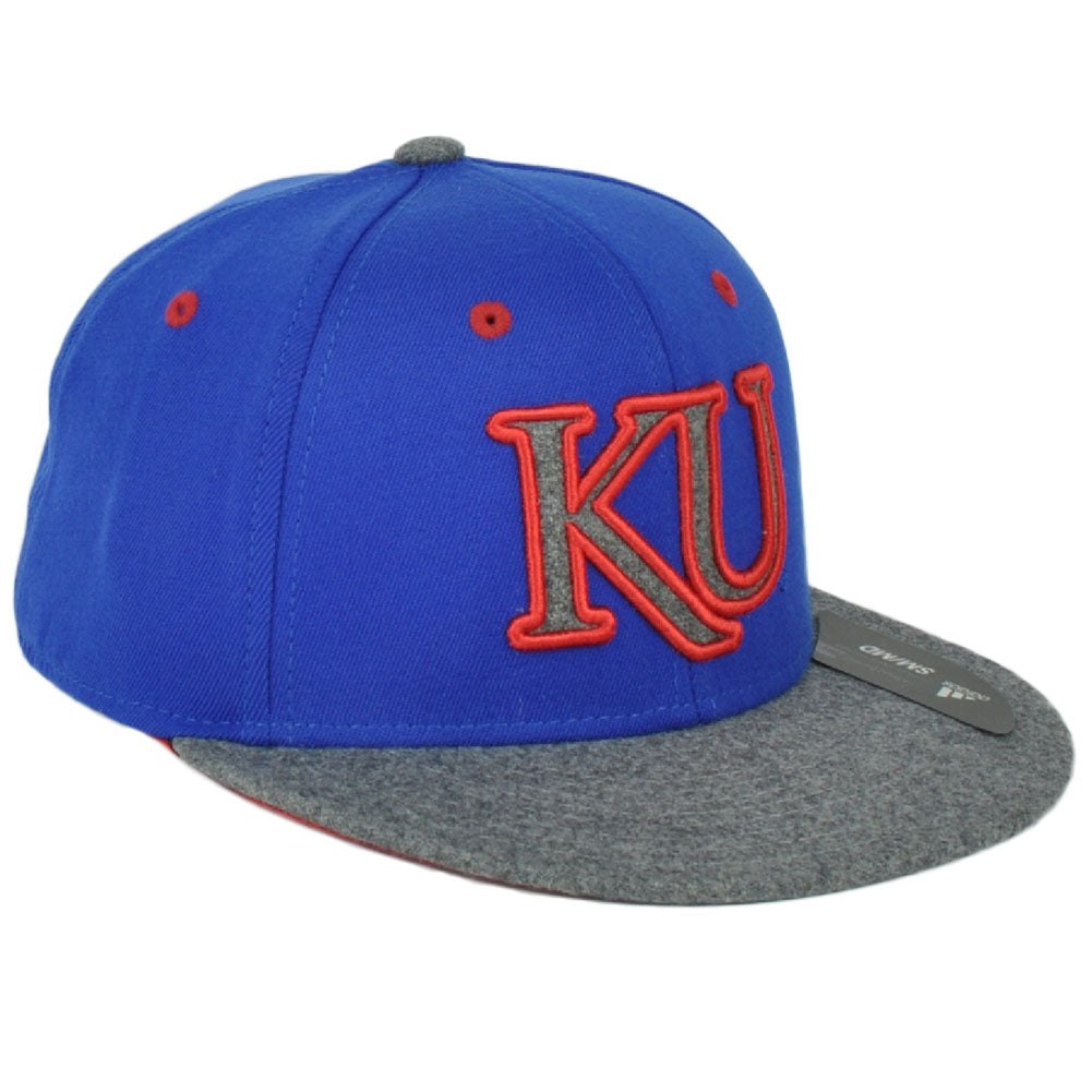 This Adidas hat features a 3D high definition (raised) team logo embroidered on
