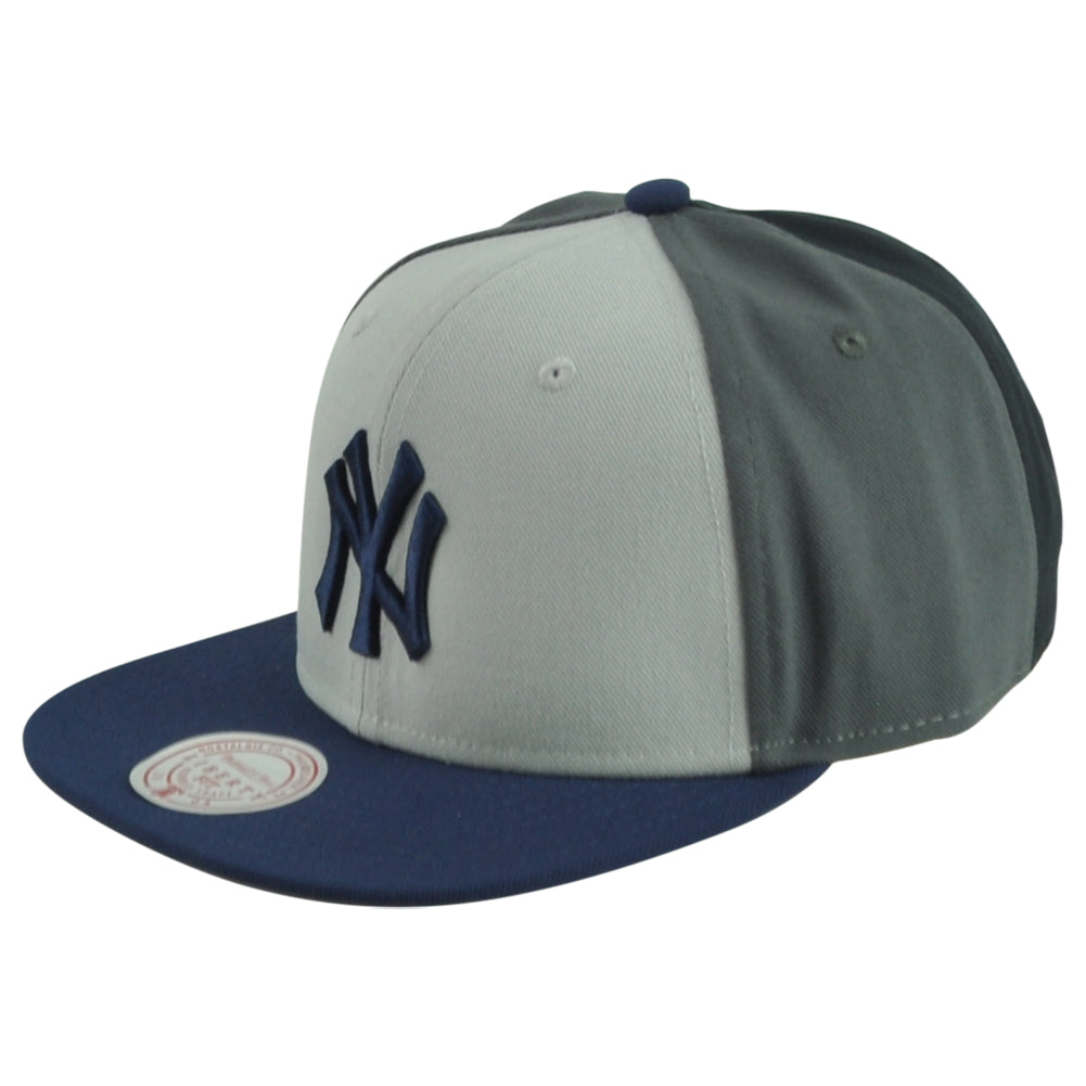 MLB Mitchell Ness New York Yankees Triple Play HY11518 Snapback Adults Hat Cap